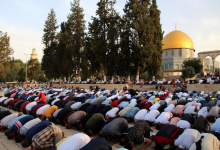 اقامه نماز هزاران فلسطینی در مسجد ابراهیمی و مسجد الاقصی/حمله نظامیان صهیونیست به تظاهرات کرانه باختری