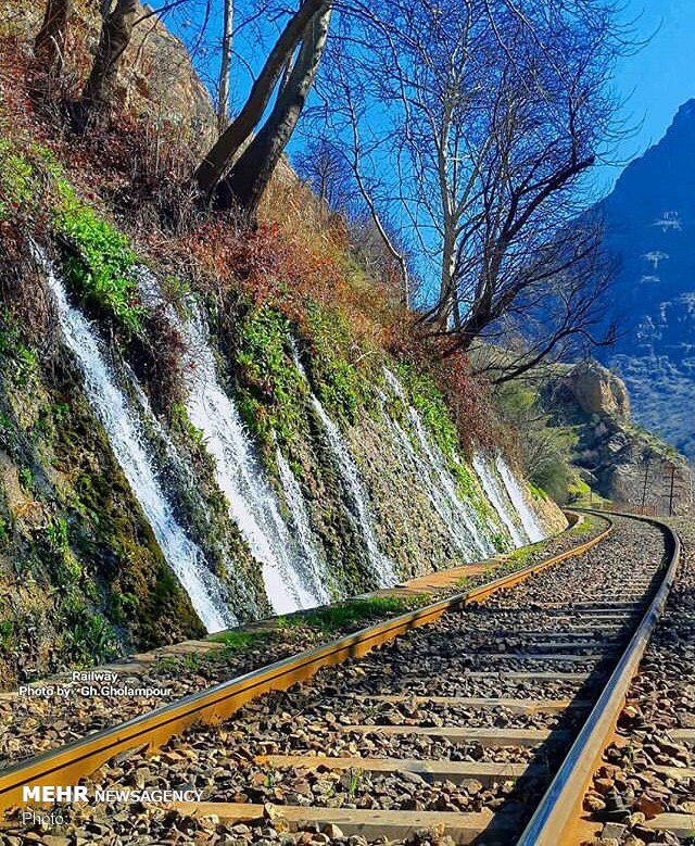 سفر رویایی از قطار راه آهن/گردشگری در لرستان