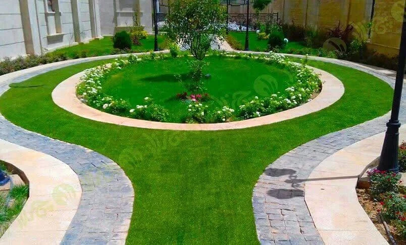 طراحی حیاط ویلا با چمن مصنوعی