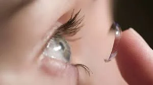 زمان تعویض لنز رنگی فصلی چه موقعی است ؟