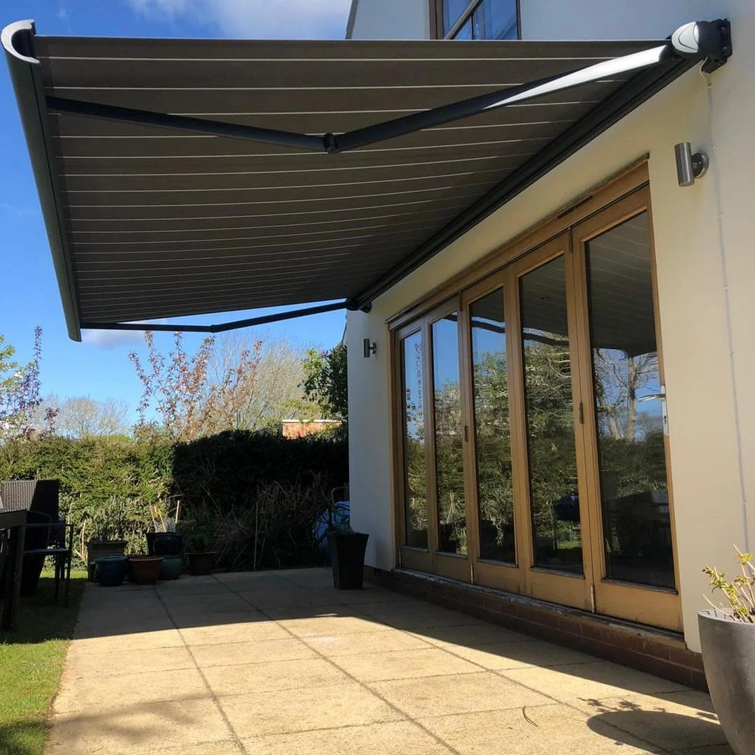 Teaching how to properly install roof garden canopy