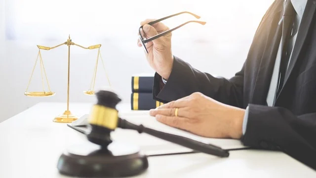 بهترین وکلای ایران را بشناسید