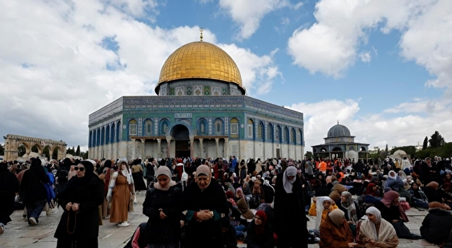 اقامه نماز عید فطر هزاران فلسطینی در مسجد الاقصی