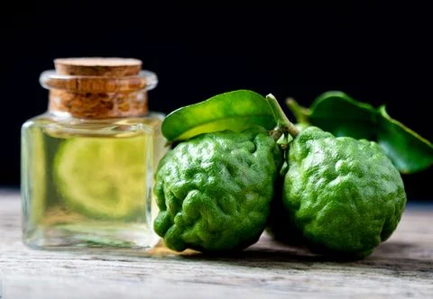 فواید اسانس برگاموت برای بهبود عطر و طعم غذاها و نوشیدنی های خانگی فواید اسانس برگاموت برای بهبود عطر و طعم غذاها و نوشیدنی های خانگی