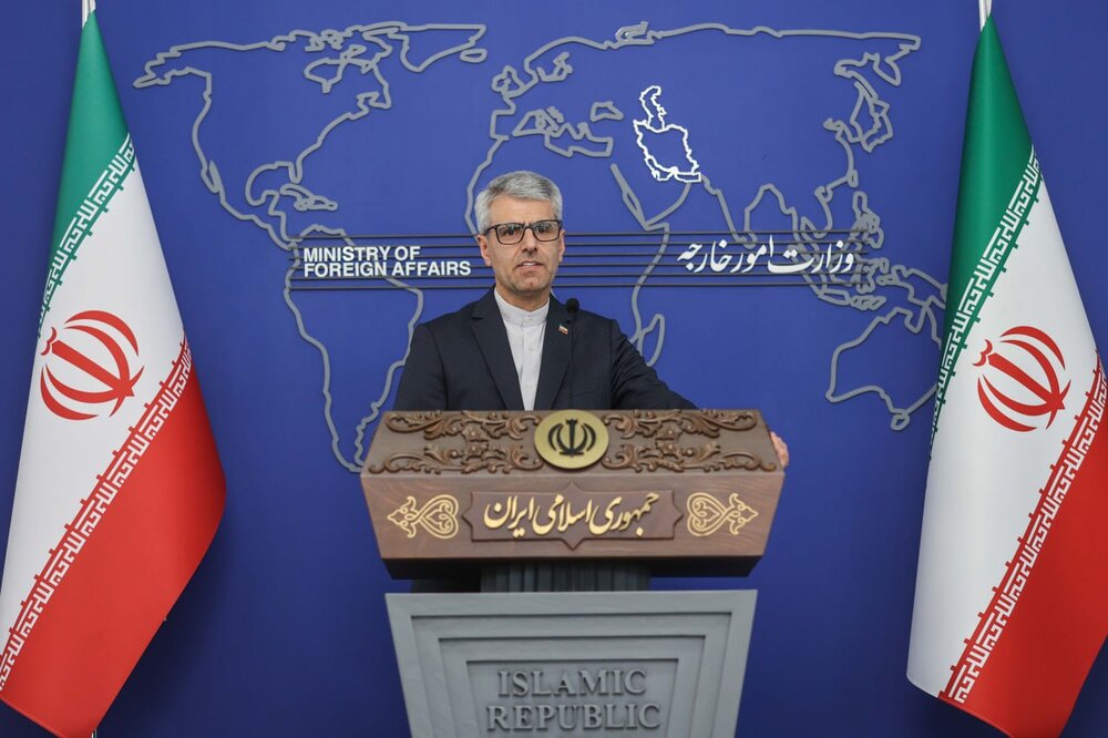 آمریکایی بقایی: تناقضها در مواضع، نشانه جدّیت و حسن نیّت آمریکاییها در روند مذاکرات نیست