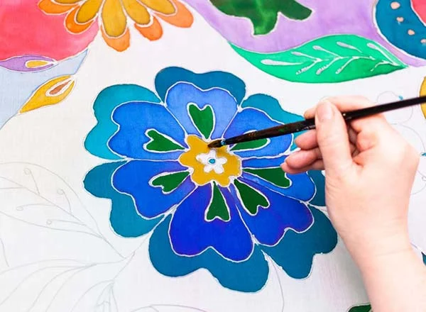 نقاشی روی پارچه: تکنیک ها و نکات حرفه ای برای طراحان و هنرمندان نقاشی روی پارچه: تکنیک ها و نکات حرفه ای برای طراحان و هنرمندان